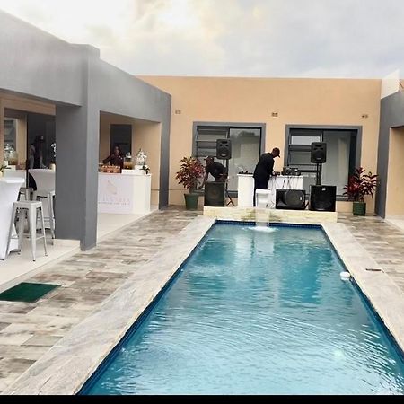 De Lux Villa Bulawayo Extérieur photo